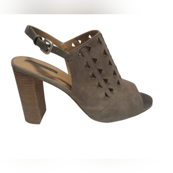 TAHARI SZ 9 Taupe 4" Block Heel Suede Cutout Detailing Open Toe Buckle Slingback - Picture 1 of 12